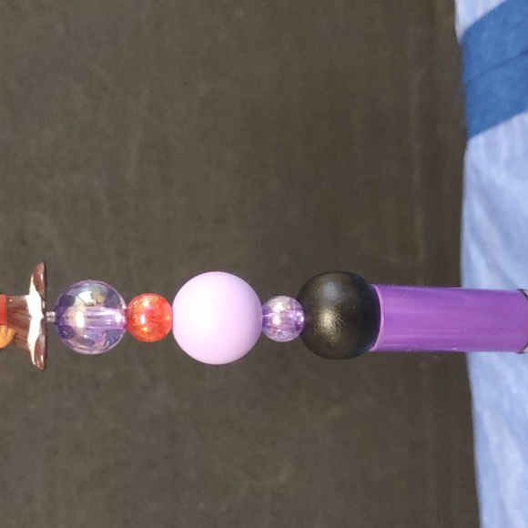 HANDMADE DISNEY DOORABLE BEADED PEN COLOR PURPLE AND BLACK DR. FACILIER - Picture 3 of 5